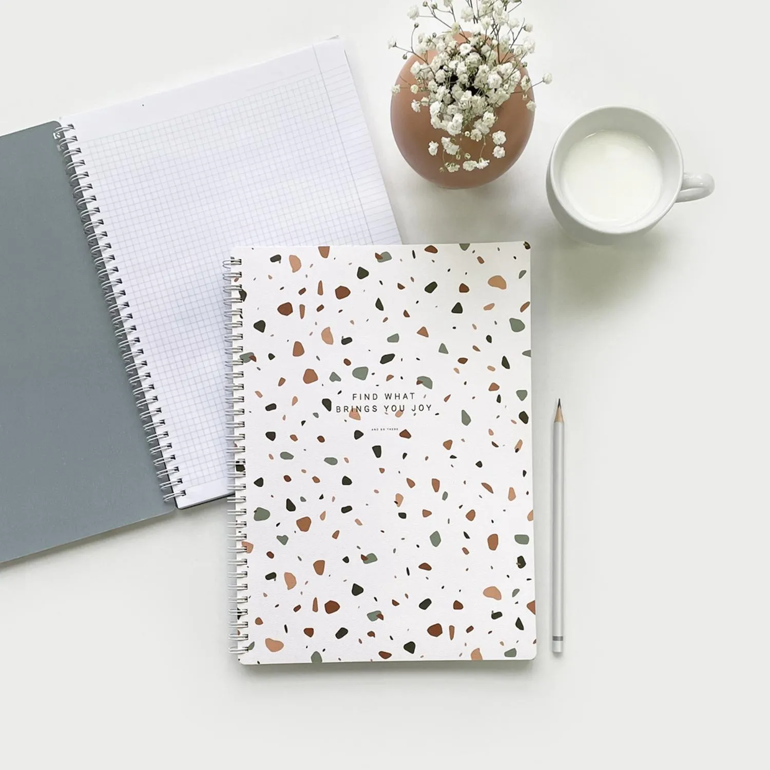 Бизнес-тетрадь Be Smart Terrazzo A4 96 листов, клетка, белая, спираль, 65 г/м² - Image 3