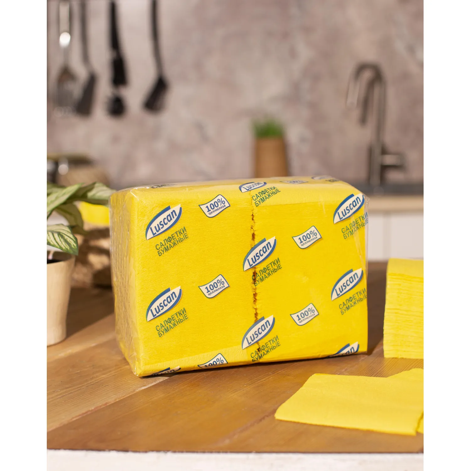 Салфетки бумажные Luscan Profi Pack 1-слойные 24х24 жёлтые (400 листов в пачке) - Image 8