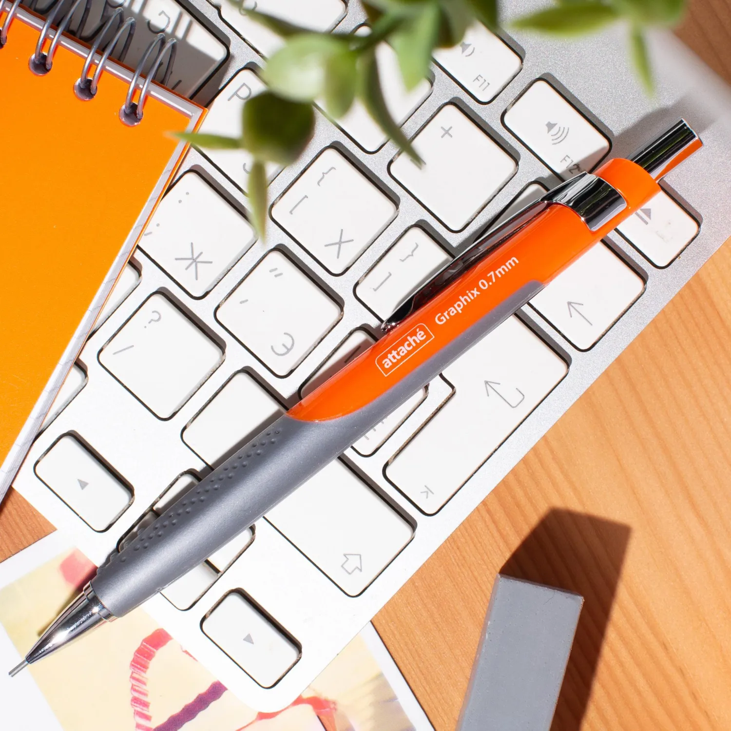 Карандаш механический оранжевый Attache Graphix 0.7 мм с ластиком - Image 5